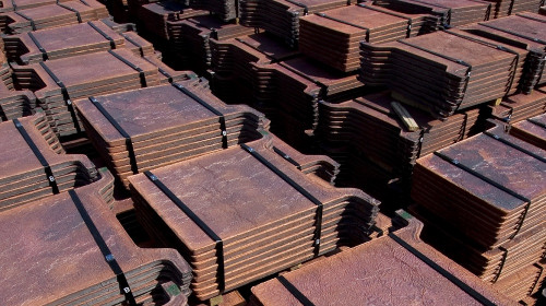 El cobre cae a su menor precio en 16 meses