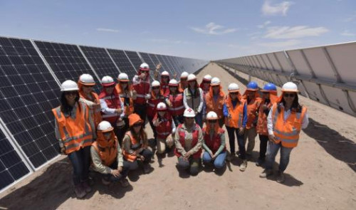 Ministerio de Energía invita a mujeres a participar en tres reconocimientos internacionales