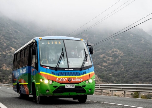 Ministerio de Transportes autorizó el primer bus eléctrico hecho en Chile