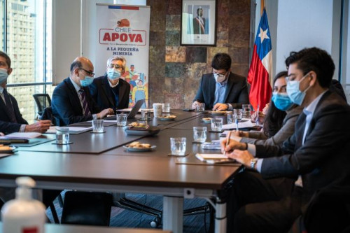 Chile y China firmaron acuerdo de cooperación en materias geológicas