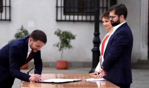 Nuevo ministro se comprometió con «seguir potenciando las energías renovables»