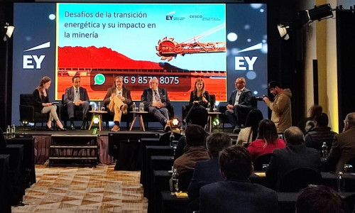 Encuentro de expertos resaltó el potencial de Chile para la transición energética