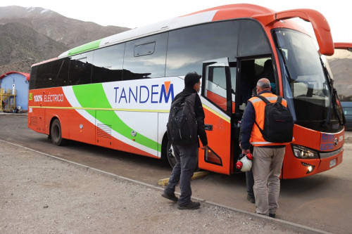 Los Pelambres incorpora bus y vehículos livianos eléctricos a su operación