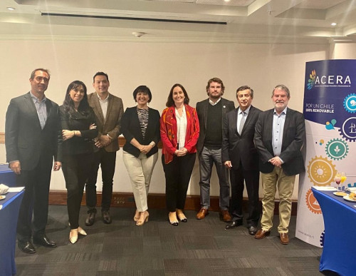 Acera y directora del SEA abordaron desafíos de la transición energética y normativa ambiental