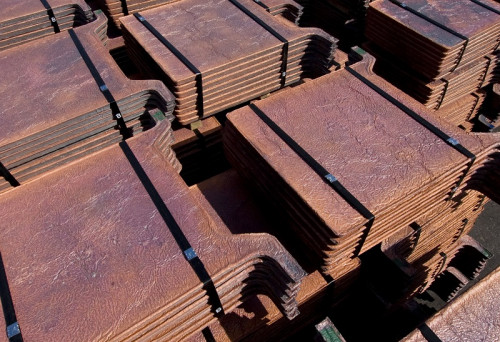 Mercado mundial del cobre registrará un excedente de 155.000 toneladas en 2023