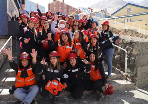 El Teniente incorpora 52 mujeres a su dotación