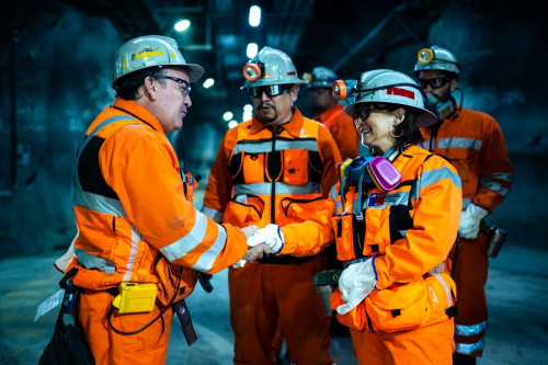 Ministra de Minería destacó el avance de Codelco en la electromovilidad