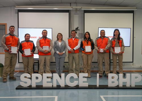 Spence presentó avances en perforadoras y camiones autónomos