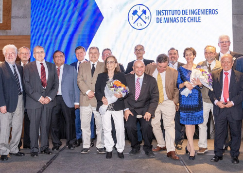 IIMCh entregó sus reconocimientos 2022 a profesionales y empresas destacadas