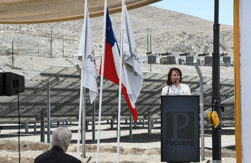 Inauguran la primera planta fotovoltaica construida sobre un tranque de relaves cerrado