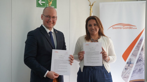 Sierra Gorda SCM firmó convenio colaborativo con la Municipalidad local