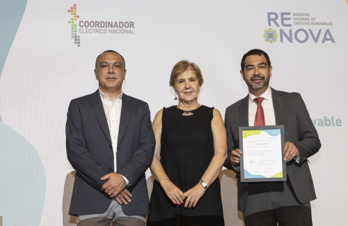 Sierra Gorda SCM recibe certificación por uso de energías renovables en sus operaciones
