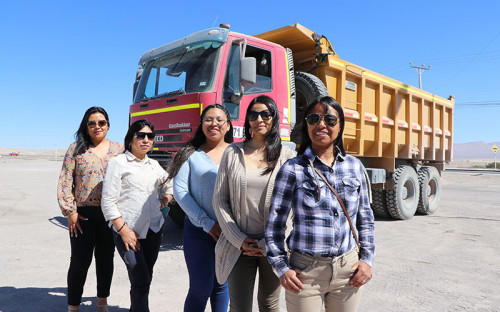 Minera El Abra capacita a 20 mujeres de Calama y Alto El Loa para operar camiones tolva
