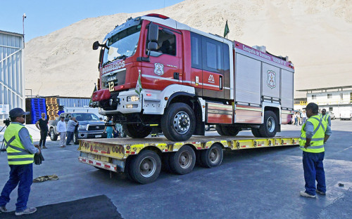 Collahuasi despliega apoyo logístico para extinguir incendios forestales en el centro sur del país