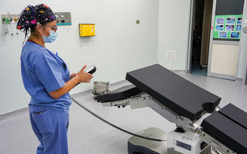 Hospital del Cobre incorpora moderna mesa quirúrgica para intervenciones de mayor complejidad