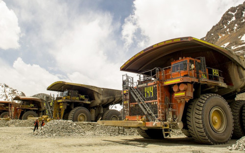 Codelco licita servicios de almacenamiento y transporte de cargas peligrosas