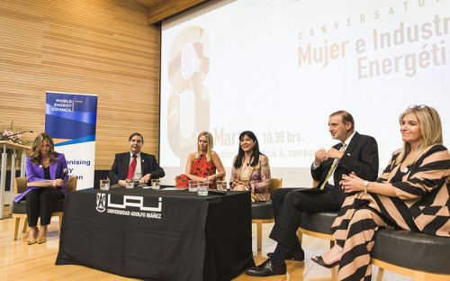Expertos coinciden en la necesidad de que más mujeres se vinculen a carreras científicas para avanzar en la transición energética