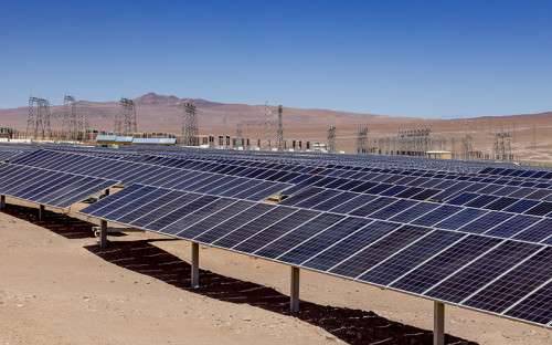 AES Andes ingresa a evaluación ambiental nuevo proyecto solar con 542 MW de almacenamiento