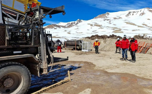 McEwen presenta planes y perspectivas de su proyecto Los Azules para este año