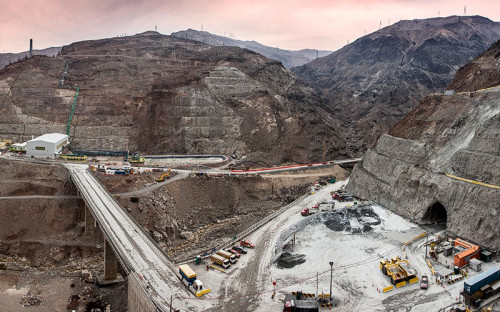 La importancia de la minería boliviana para las empresas proveedoras de bienes y servicios de la minería chilena