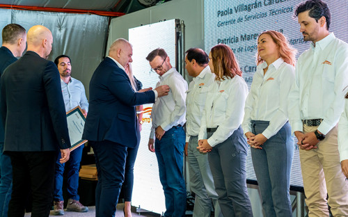 Vice Primer Ministro polaco entrega reconocimientos a ejecutivos de Sierra Gorda SCM