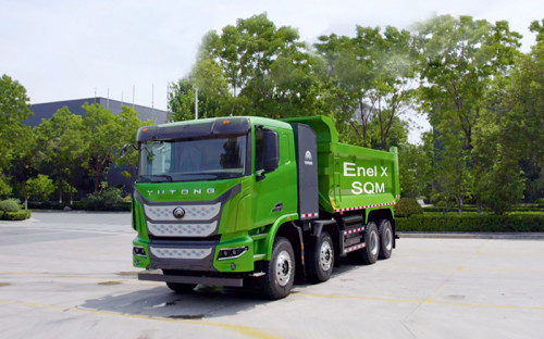 Enel X y SQM estrenan en Enade “E-Truck”: el primer camión de alto tonelaje 100% eléctrico para la gran minería
