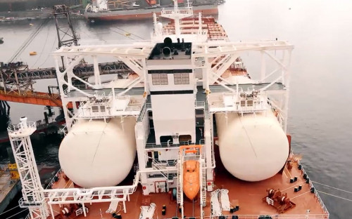 CMP destaca reducción de emisiones con primer buque a gas natural y diésel que arriba a Chile
