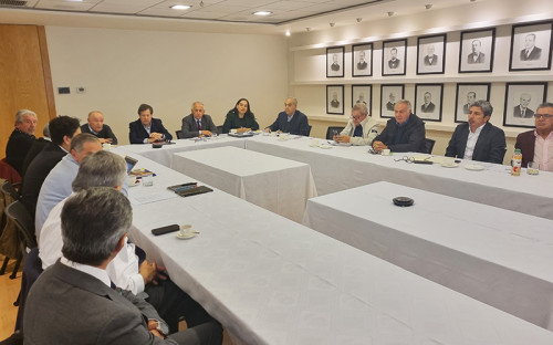 Equipo directivo de Enami informa a Sonami sobre situación financiera de la empresa