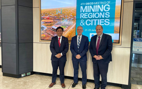Comitiva chilena participó en reunión de Regiones y Ciudades mineras en Australia
