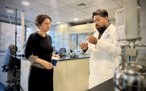 Autoridades visitan Laboratorio de la SMA, encargado de analizar la calidad del aire en Concón, Quintero y Puchuncaví