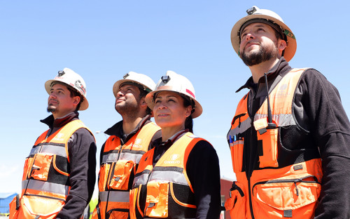 Día del Minero y la Minera: Líderes y expertos de la industria envían sus saludos y abordan los principales desafíos del sector