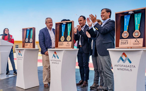 El cobre como símbolo: Antofagasta Minerals presenta las medallas que recibirán los ganadores en Santiago 2023