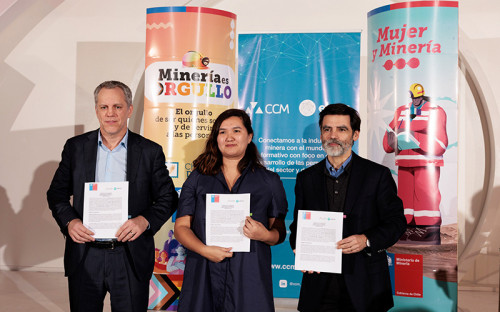 Ministerio de Minería y CCM-Eleva firman convenio para el monitoreo de indicadores claves de la industria