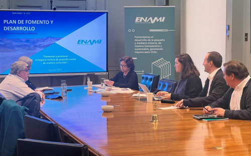 Enami presenta su plan de desarrollo a autoridades del Ministerio de Minería