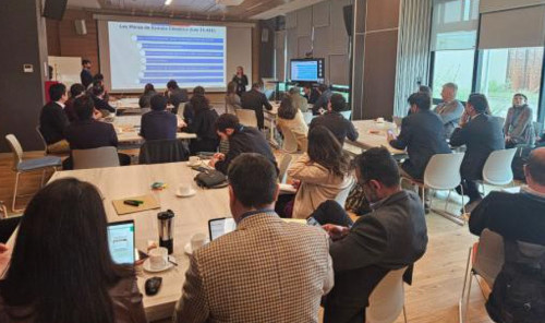 Industria y sector público avanzan en el trabajo del Plan de Descarbonización
