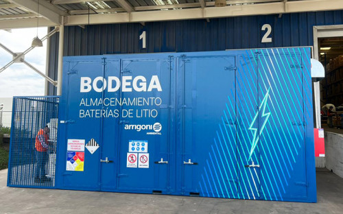 Chilenos crearon las primeras bodegas para almacenar baterías de litio en el país