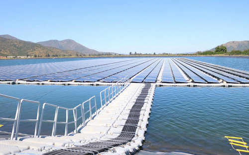 Región de O’Higgins: Inauguran el parque solar fotovoltaico flotante más grande del Cono Sur