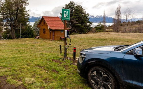 Carretera Austral estrena cargadores públicos para vehículos eléctricos