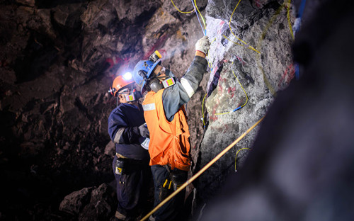 Entregan más de $2 mil millones a proyectos relacionados para fomentar la pequeña minería