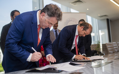 Enap y HIF Global firman acuerdo para avanzar en uso de combustibles sintéticos en Chile