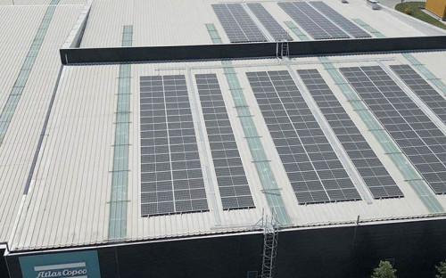 Enel X implementa proyecto de energía solar en instalaciones de Atlas Copco en Santiago