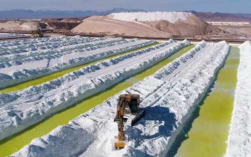 Codelco y SQM acuerdan asociación público-privada para el desarrollo del litio en el Salar de Atacama