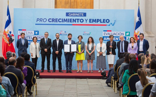 Presentan proyectos de ley para mejorar entrega de permisos sectoriales y de evaluación ambiental