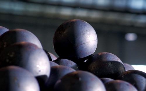 Lanzan primera bola de acero en Chile con reducción de un 50% en su huella de carbono