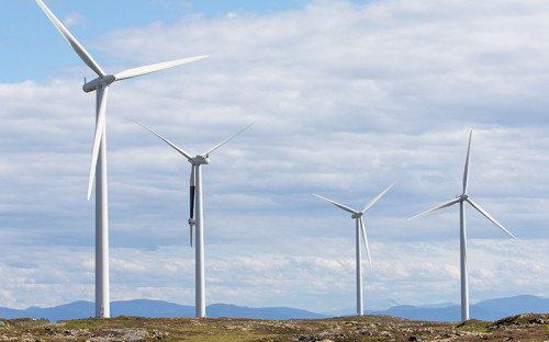 Índice de Competitividad Global: Chile es destacado mundialmente por su inversión en energías renovables