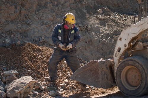 Enami garantiza a pequeños mineros que seguirá comprando sus productos
