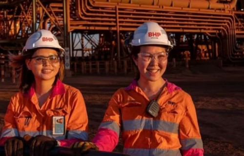 BHP es la primera minera en Chile en superar el 40 % de presencia femenina