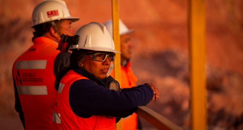 Más de la mitad de las contrataciones de Antofagasta Minerals durante 2023 fueron mujeres
