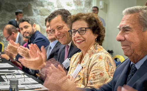 Ministra Williams aborda impacto de royalty minero en el desarrollo regional