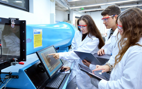 UAI crea primer laboratorio de energías renovables